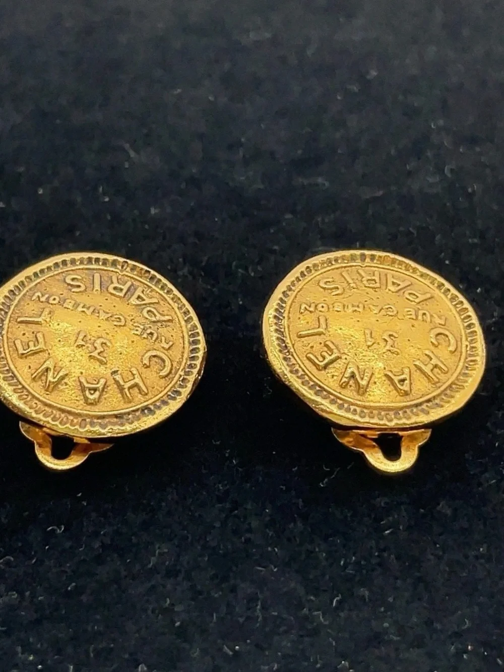 Chanel vintage gold plated clip on earrings - Picture 4 of 6